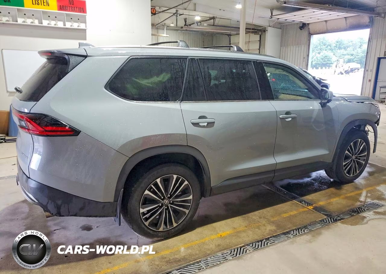 2025 Toyota Grand Highlander Hybrid Max Platinum VIN:5TDADAB50SS023477 - 3