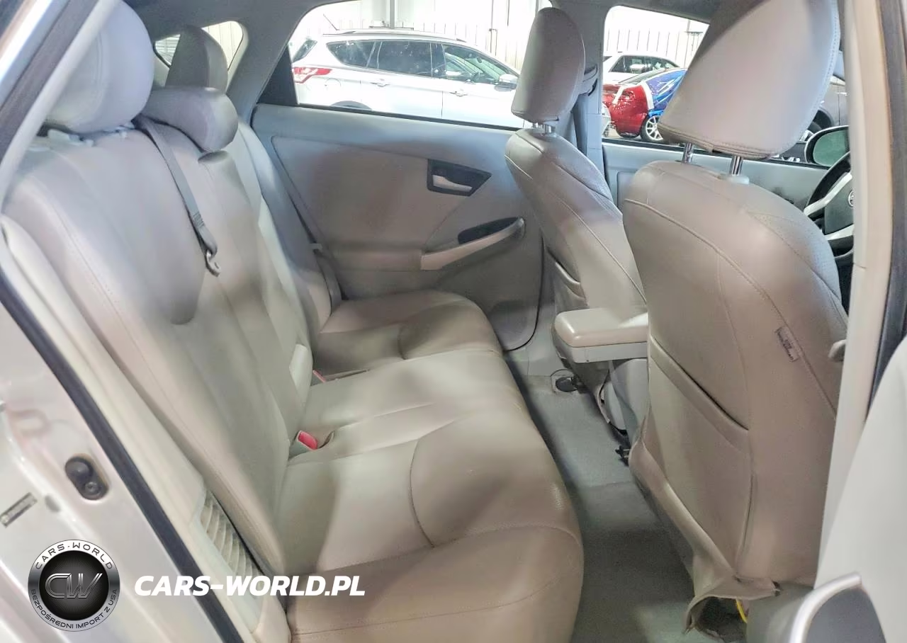 2011 Toyota Prius Two VIN:JTDKN3DU7B5350045 - 11