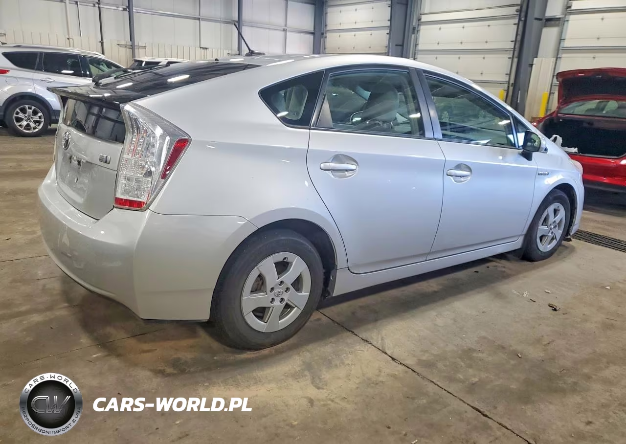 2011 Toyota Prius Two VIN:JTDKN3DU7B5350045 - 3