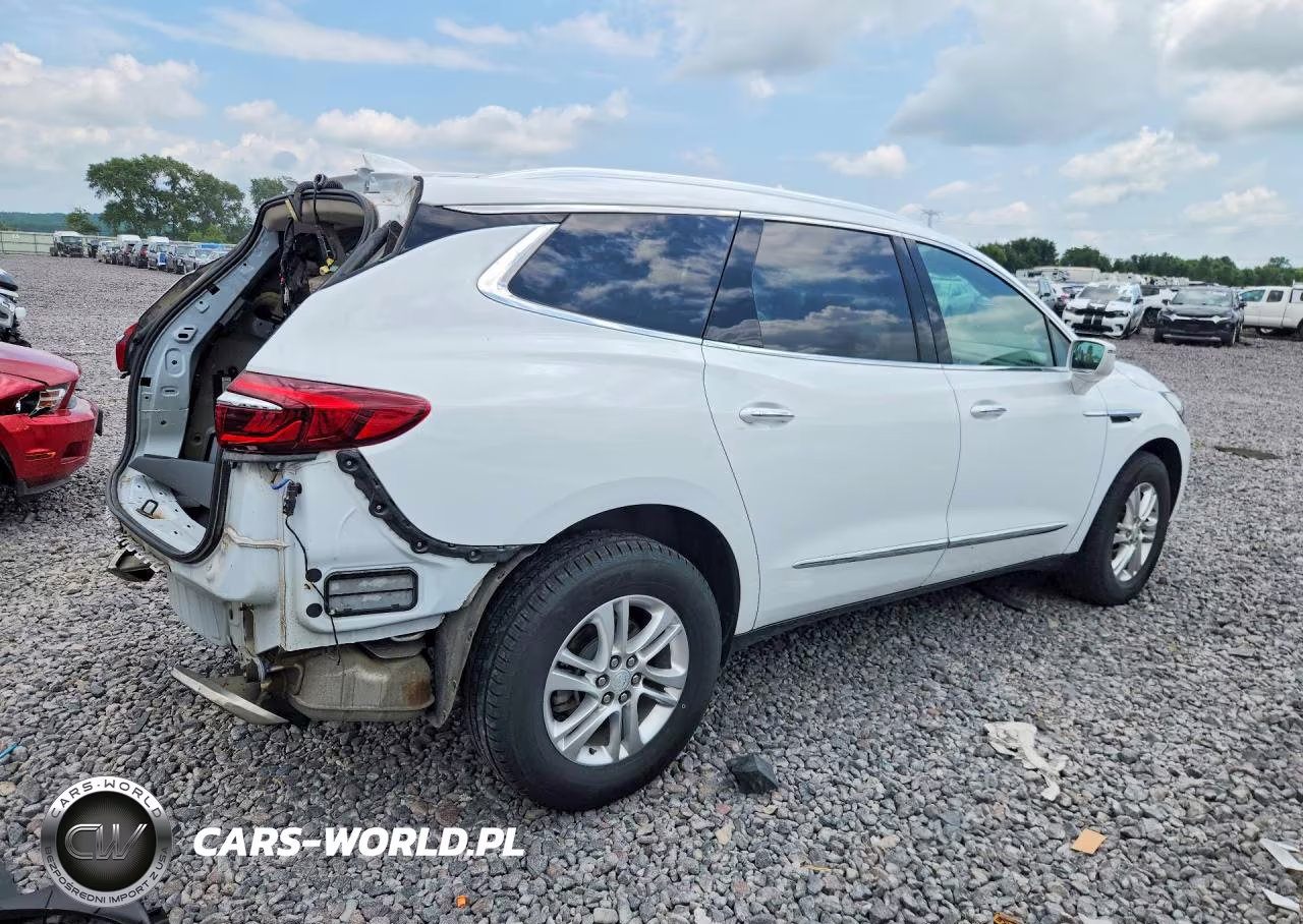 2018 Buick Enclave Essence VIN:5GAERBKW1JJ143626 - 3
