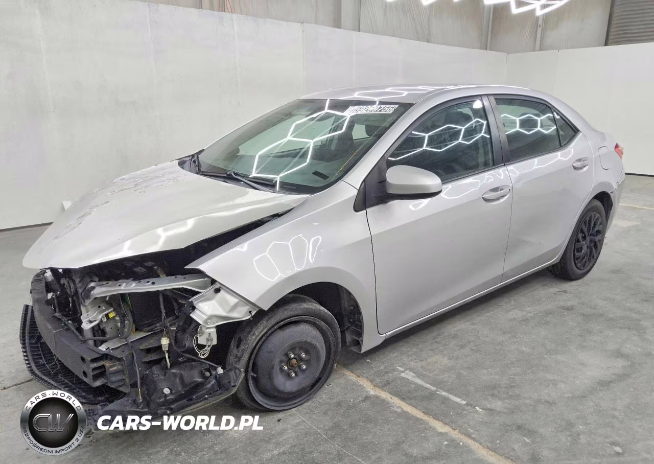 2018 Toyota Corolla Le VIN:2T1BURHE8JC088773 - 1