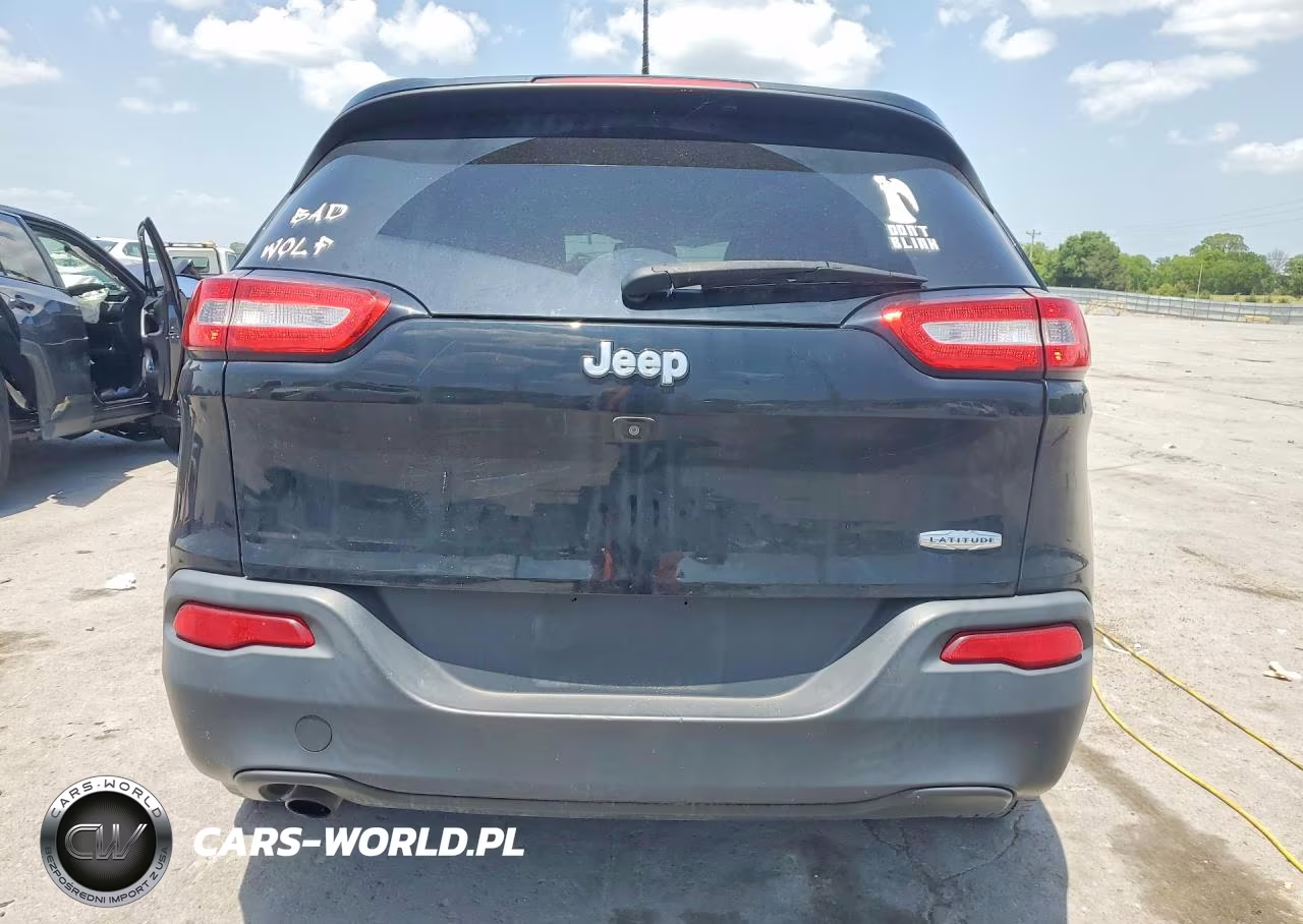 2018 Jeep Cherokee Latitude Plus VIN:1C4PJLLB7JD604357 - 6
