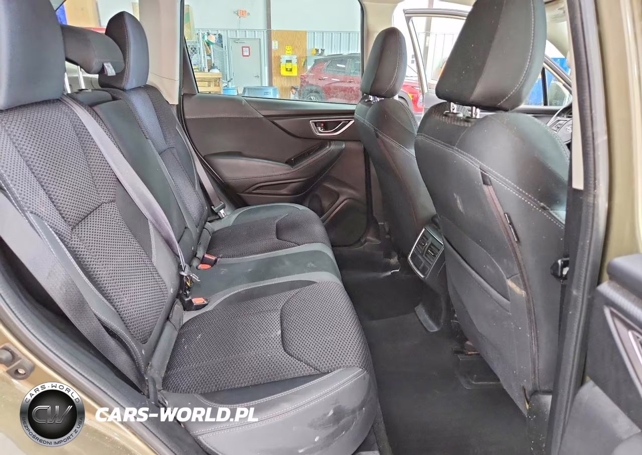 2023 Subaru Forester Premium VIN:JF2SKADC7PH520965 - 10