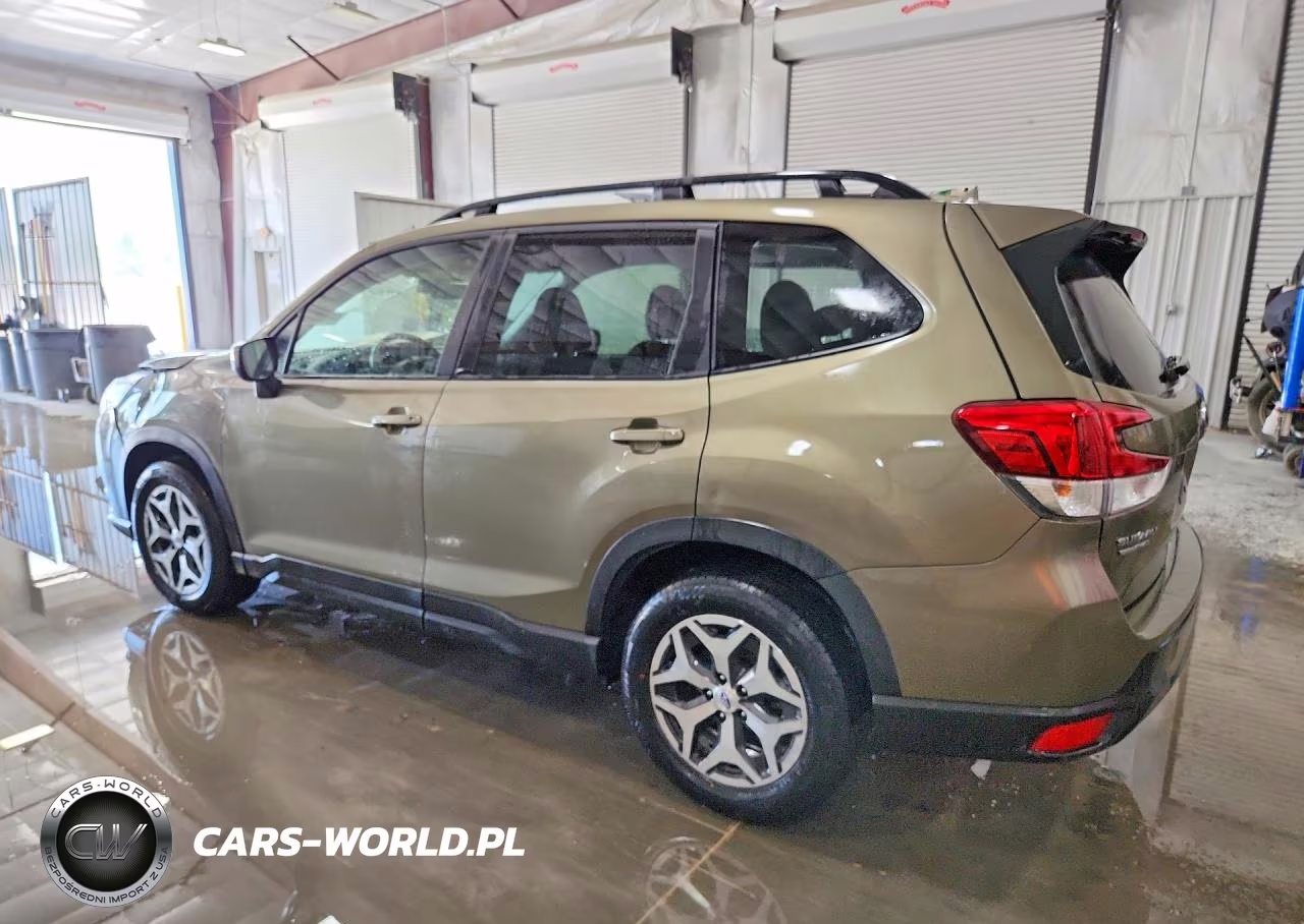 2023 Subaru Forester Premium VIN:JF2SKADC7PH520965 - 2