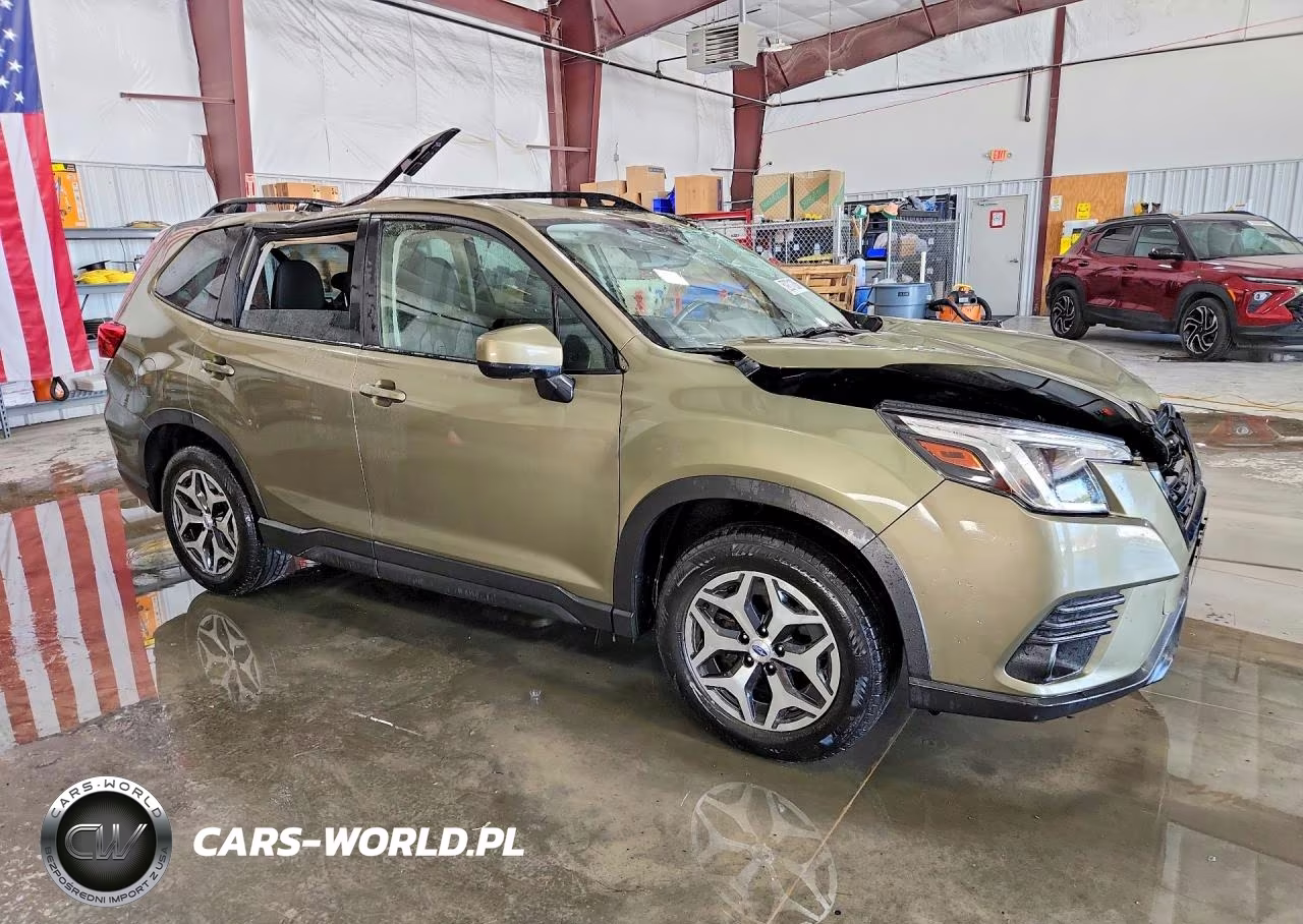 2023 Subaru Forester Premium VIN:JF2SKADC7PH520965 - 4