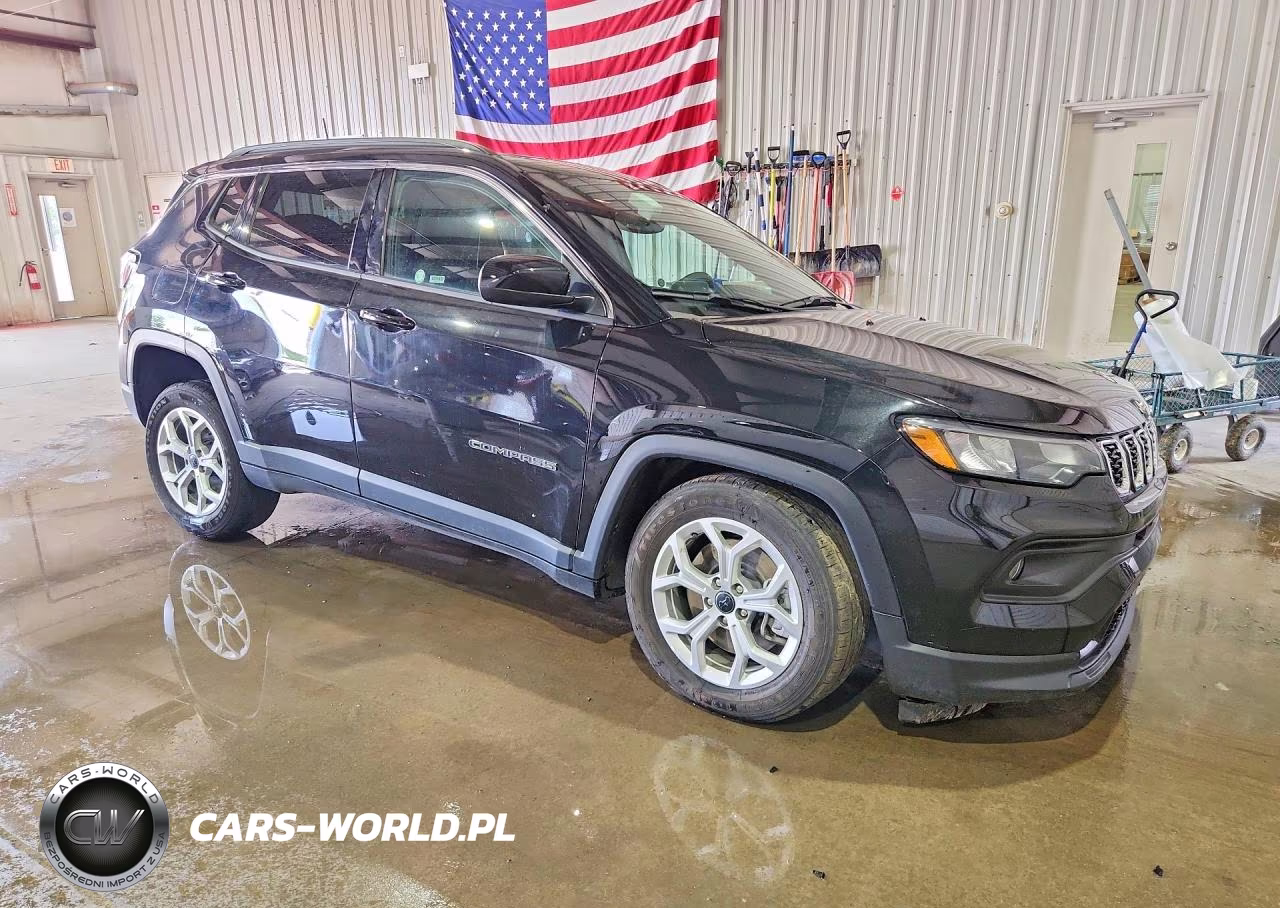 2025 Jeep Compass Latitude VIN:3C4NJDBN5ST548780 - 4
