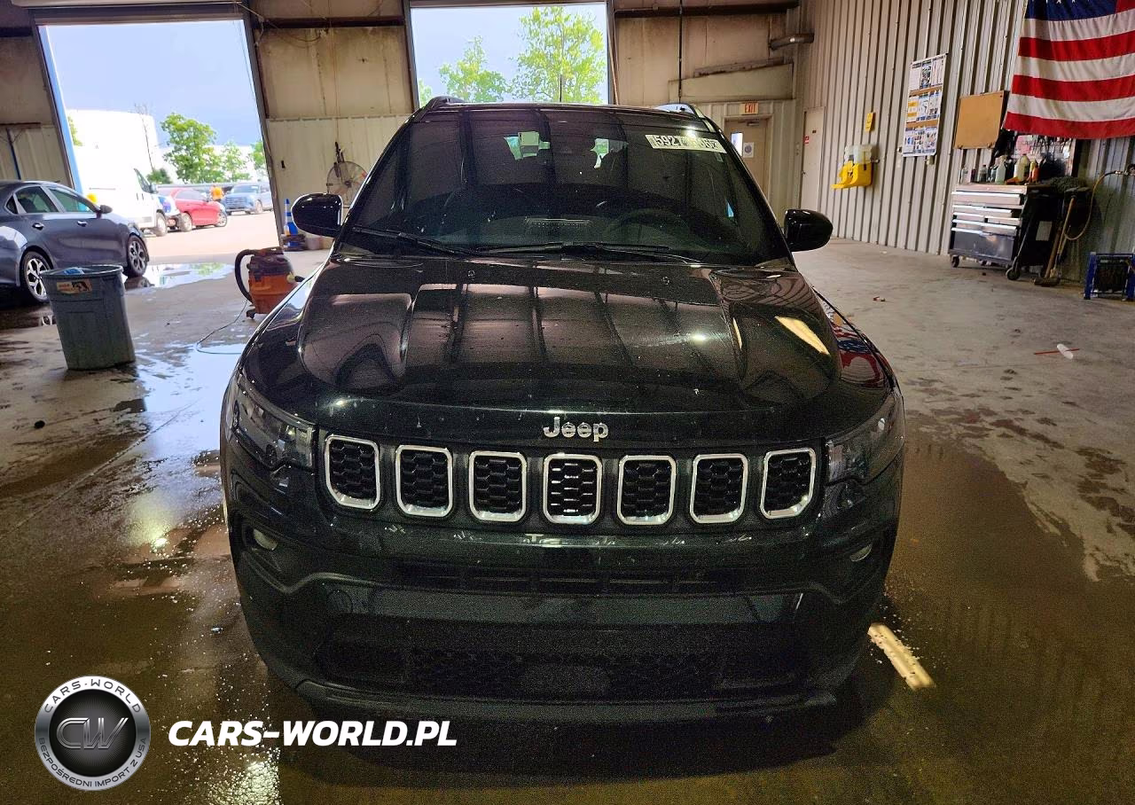 2025 Jeep Compass Latitude VIN:3C4NJDBN5ST548780 - 5