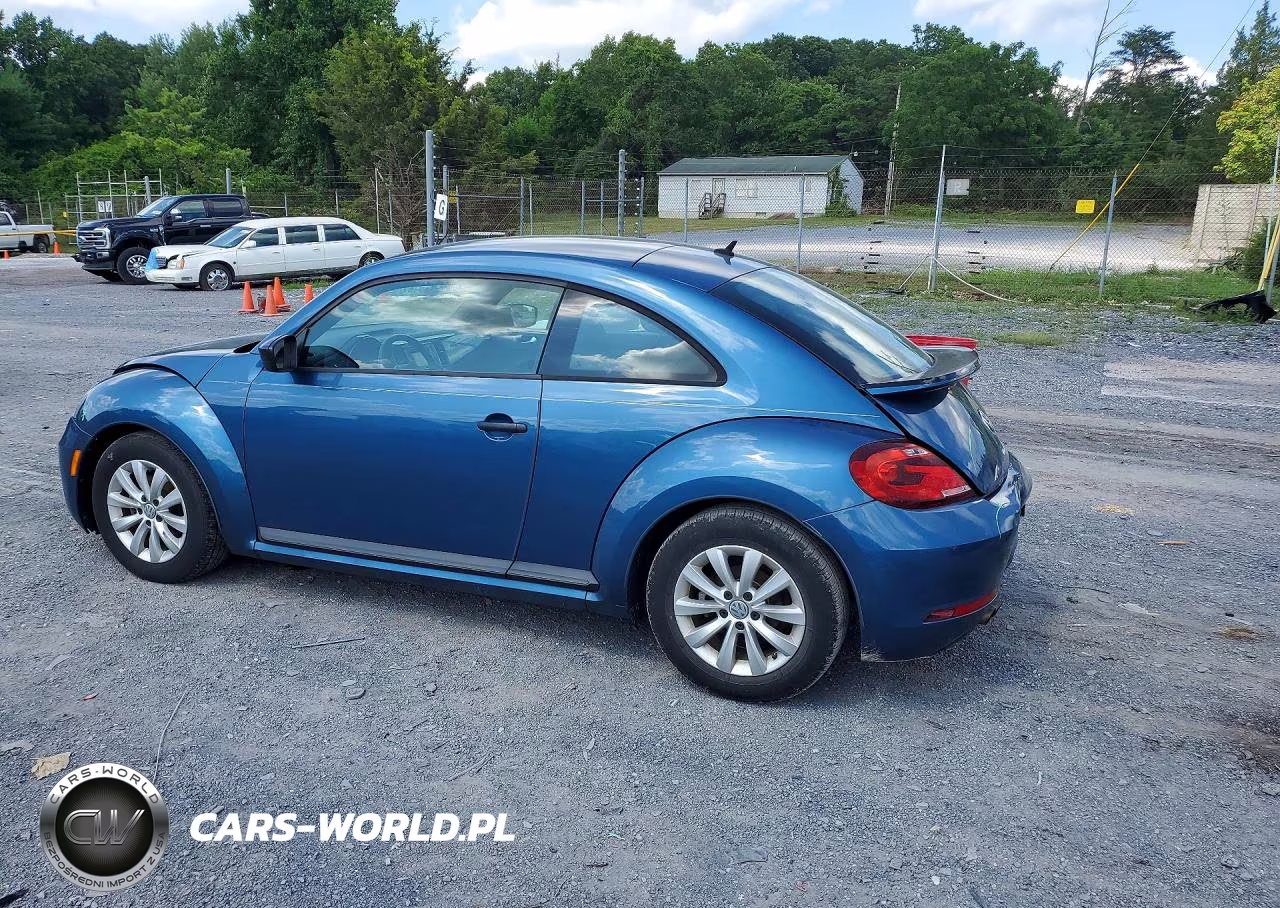 2018 Volkswagen Beetle S-Coast VIN:3VWFD7AT6JM714355 - 2