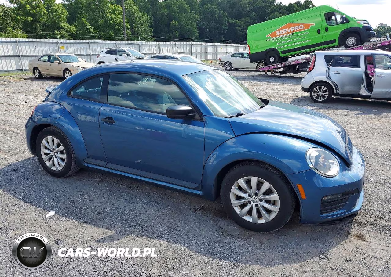 2018 Volkswagen Beetle S-Coast VIN:3VWFD7AT6JM714355 - 4