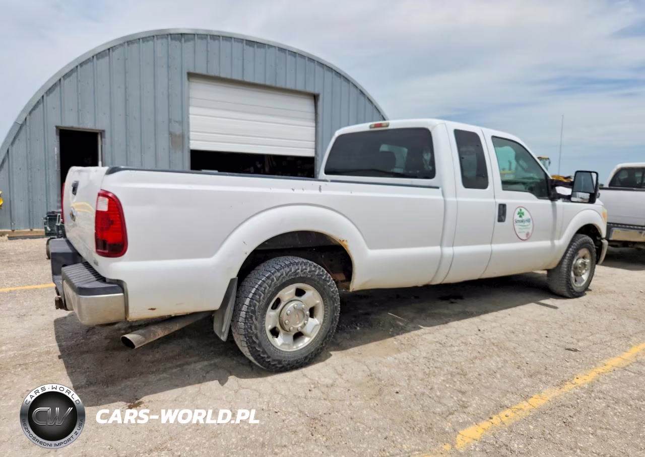 2011 Ford F250 Super Duty VIN:1FT7X2A66BEA69323 - 3