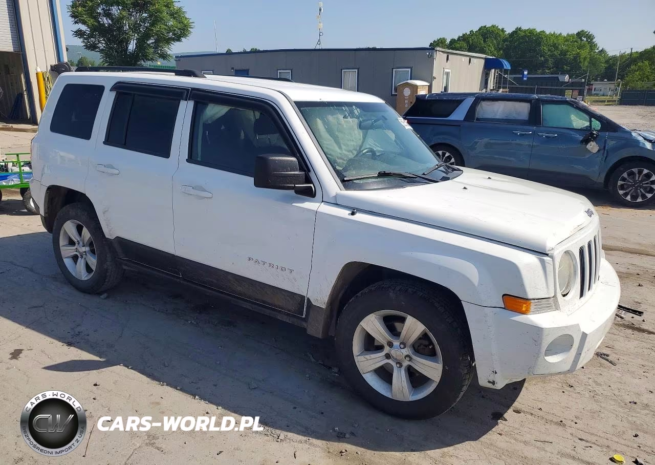 2014 Jeep Patriot Latitude VIN:1C4NJRFB7ED717415 - 4