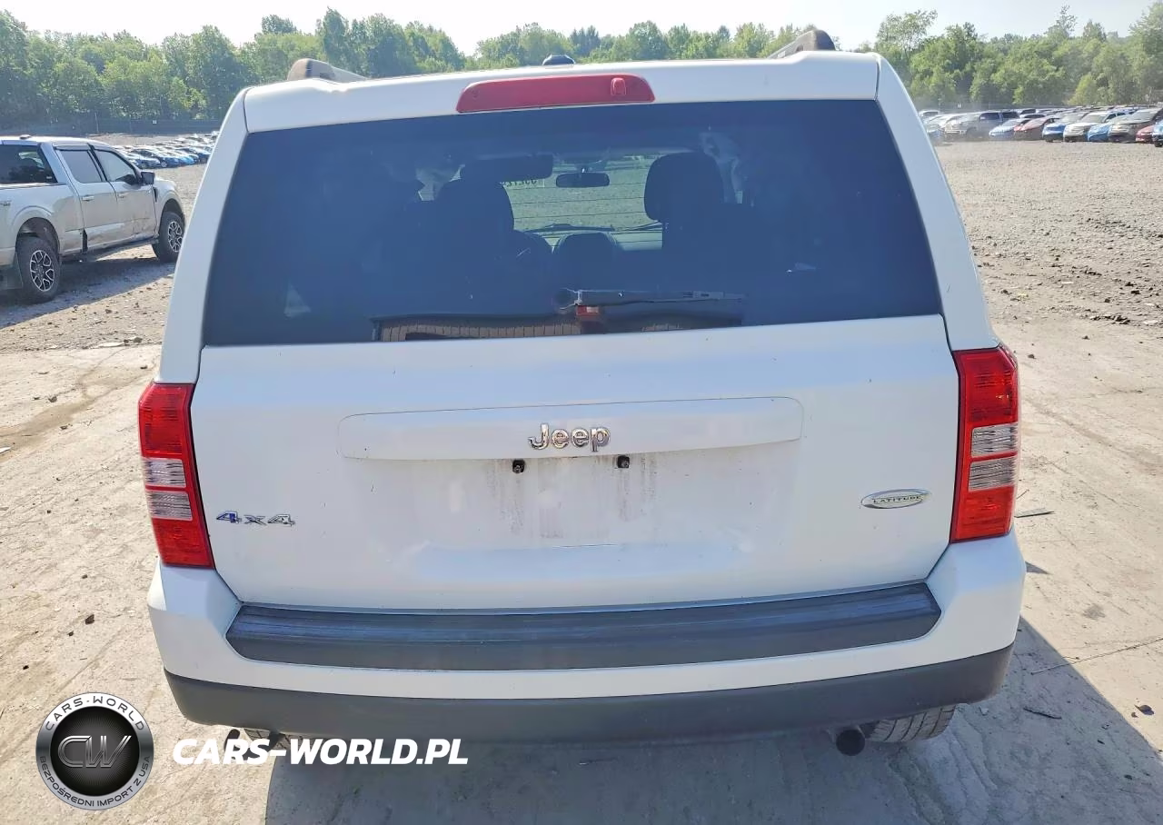 2014 Jeep Patriot Latitude VIN:1C4NJRFB7ED717415 - 6