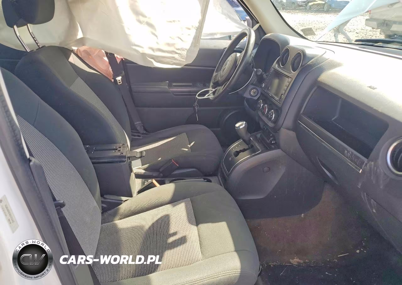 2014 Jeep Patriot Latitude VIN:1C4NJRFB7ED717415 - 7
