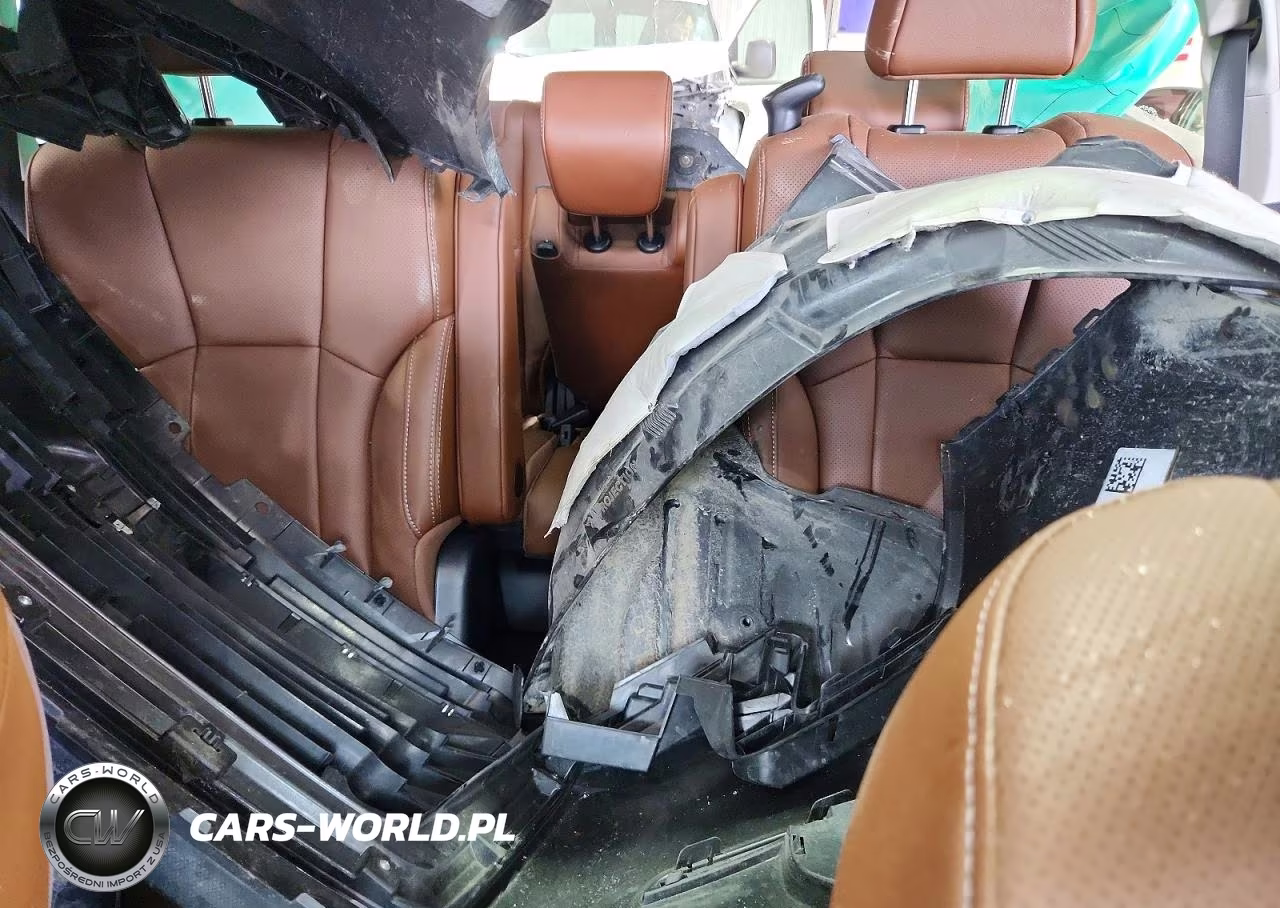 2023 Subaru Ascent Touring VIN:4S4WMAWD8P3419541 - 10