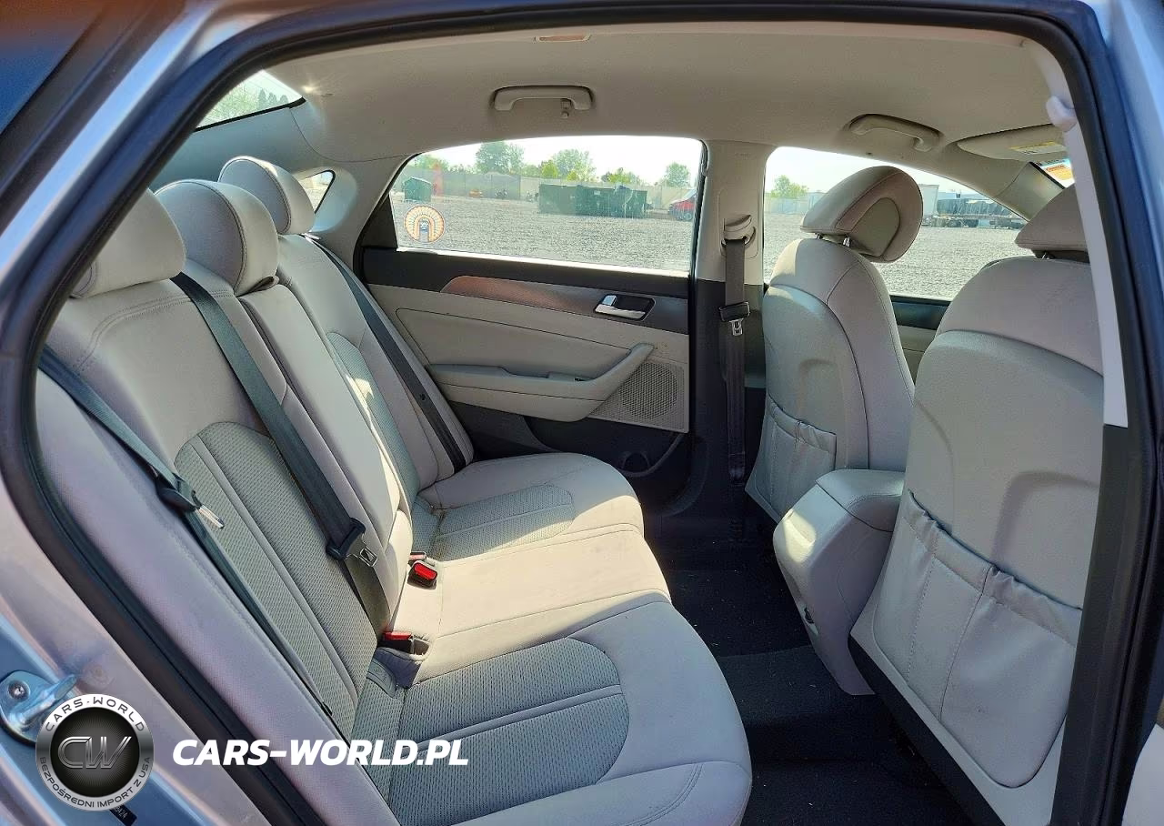 2017 Hyundai Sonata Sport VIN:5NPE34AF4HH558424 - 10