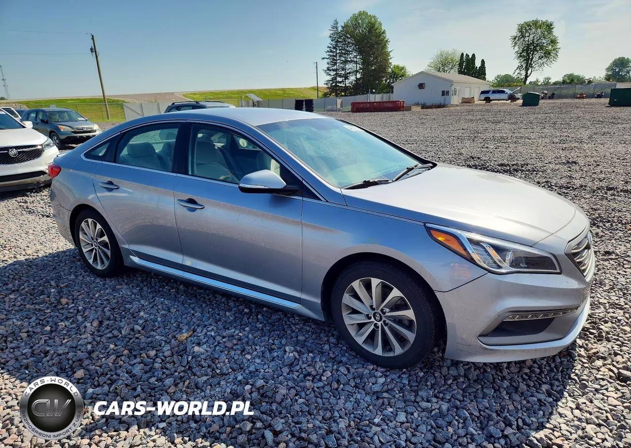 2017 Hyundai Sonata Sport VIN:5NPE34AF4HH558424 - 4