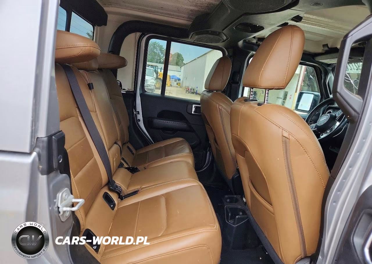 2020 Jeep Gladiator Overland VIN:1C6HJTFG8LL135095 - 10