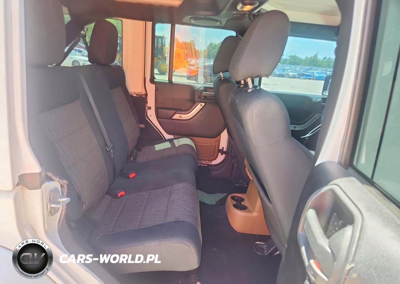2012 Jeep Wrangler Unlimited Sahara VIN:1C4BJWEG7CL171894 - 10