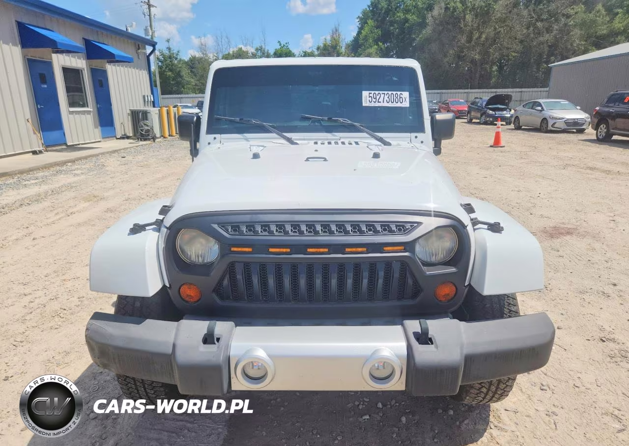 2012 Jeep Wrangler Unlimited Sahara VIN:1C4BJWEG7CL171894 - 5