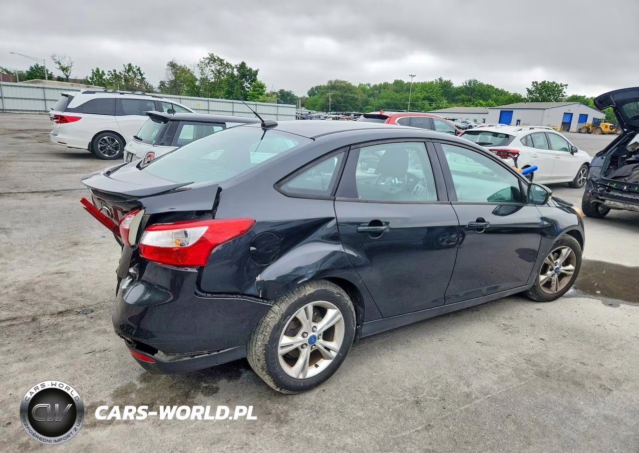 2012 Ford Focus Se VIN:1FAHP3F21CL284207 - 3