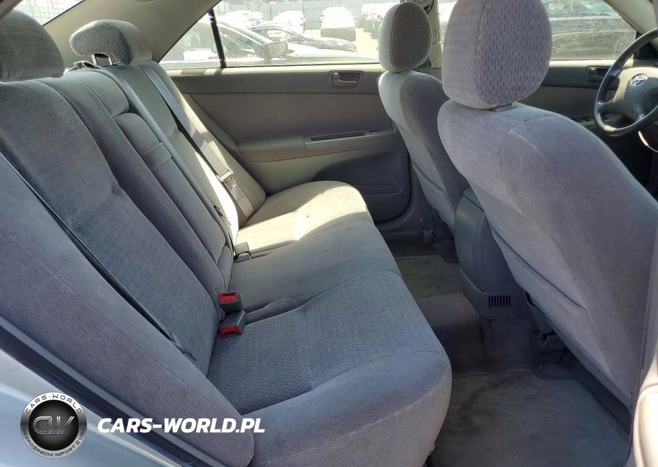 2003 Toyota Camry Le VIN:JTDBE32KX30227629 - 10