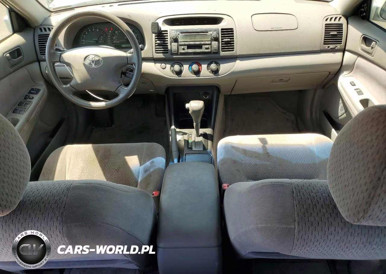 2003 Toyota Camry Le VIN:JTDBE32KX30227629 - 8