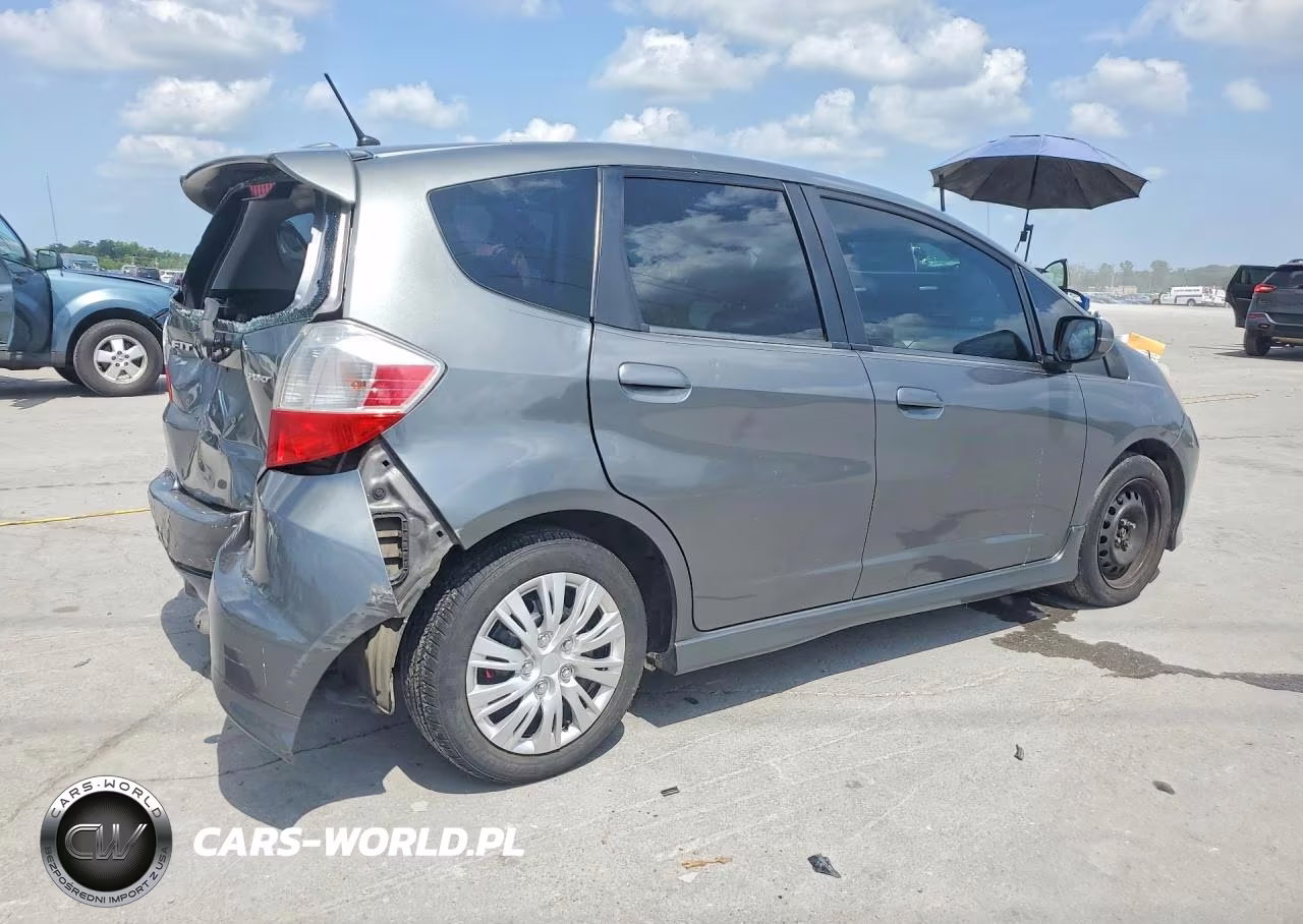 2011 Honda Fit Sport VIN:JHMGE8H51BS003493 - 3
