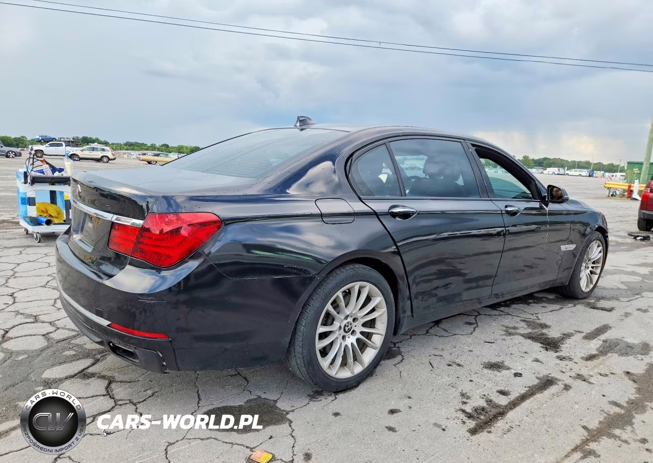 2013 BMW Series 7 VIN:WBAYF4C55DD127760 - 3