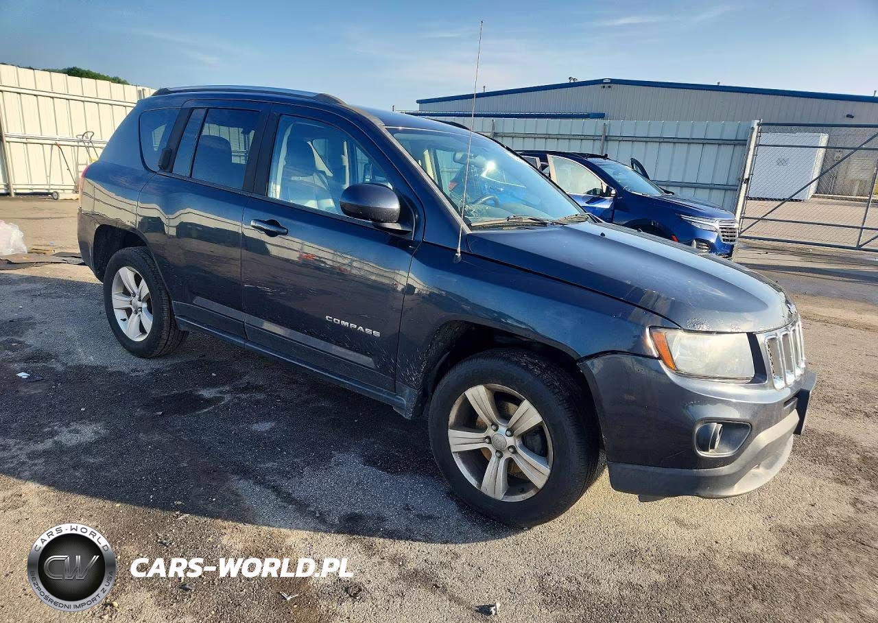 2014 Jeep Compass Latitude VIN:1C4NJDEB4ED904521 - 4