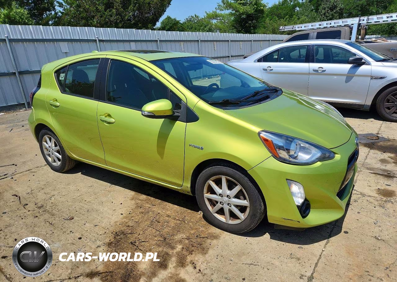 2015 Toyota Prius C Four VIN:JTDKDTB38F1109640 - 4