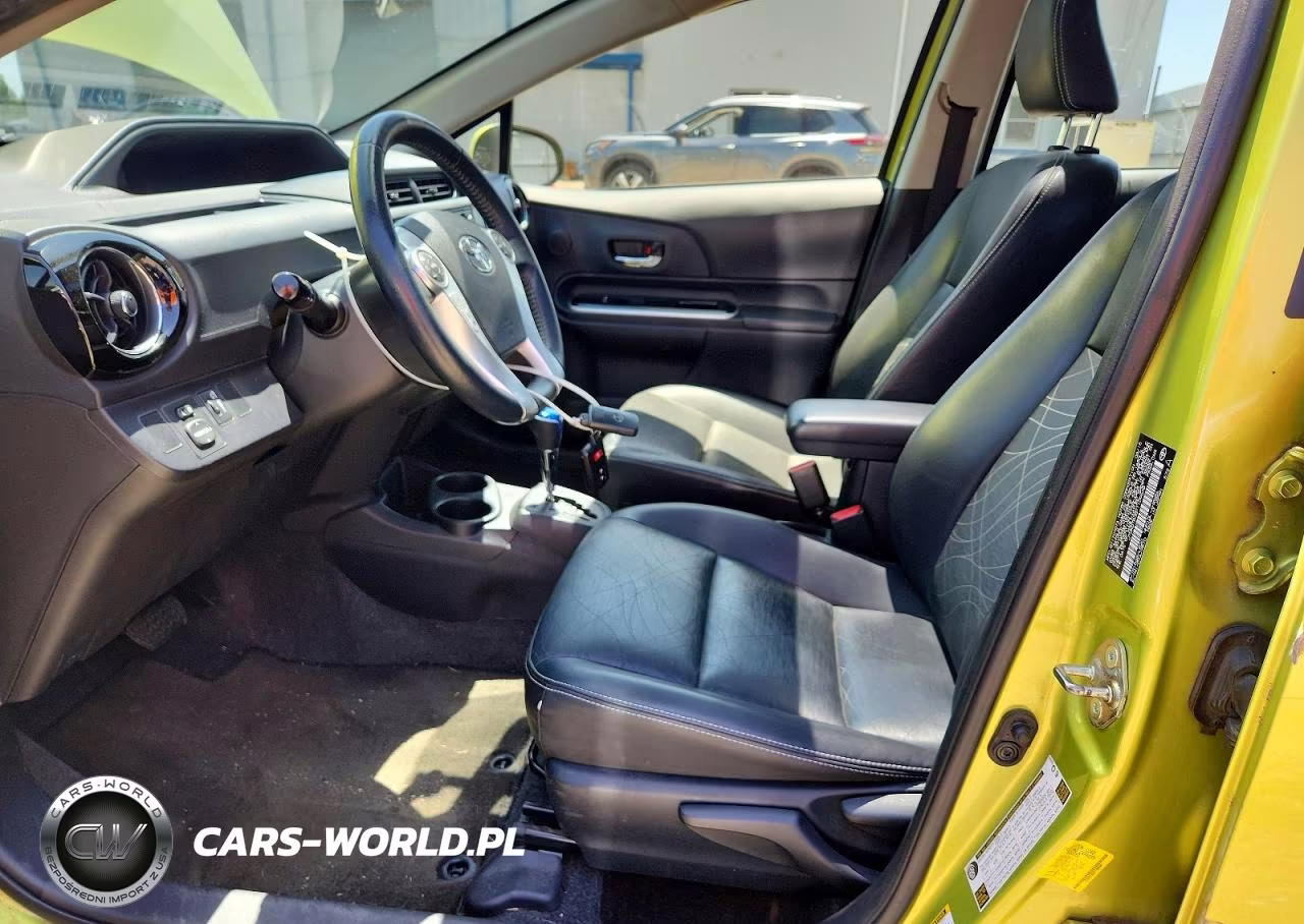 2015 Toyota Prius C Four VIN:JTDKDTB38F1109640 - 7