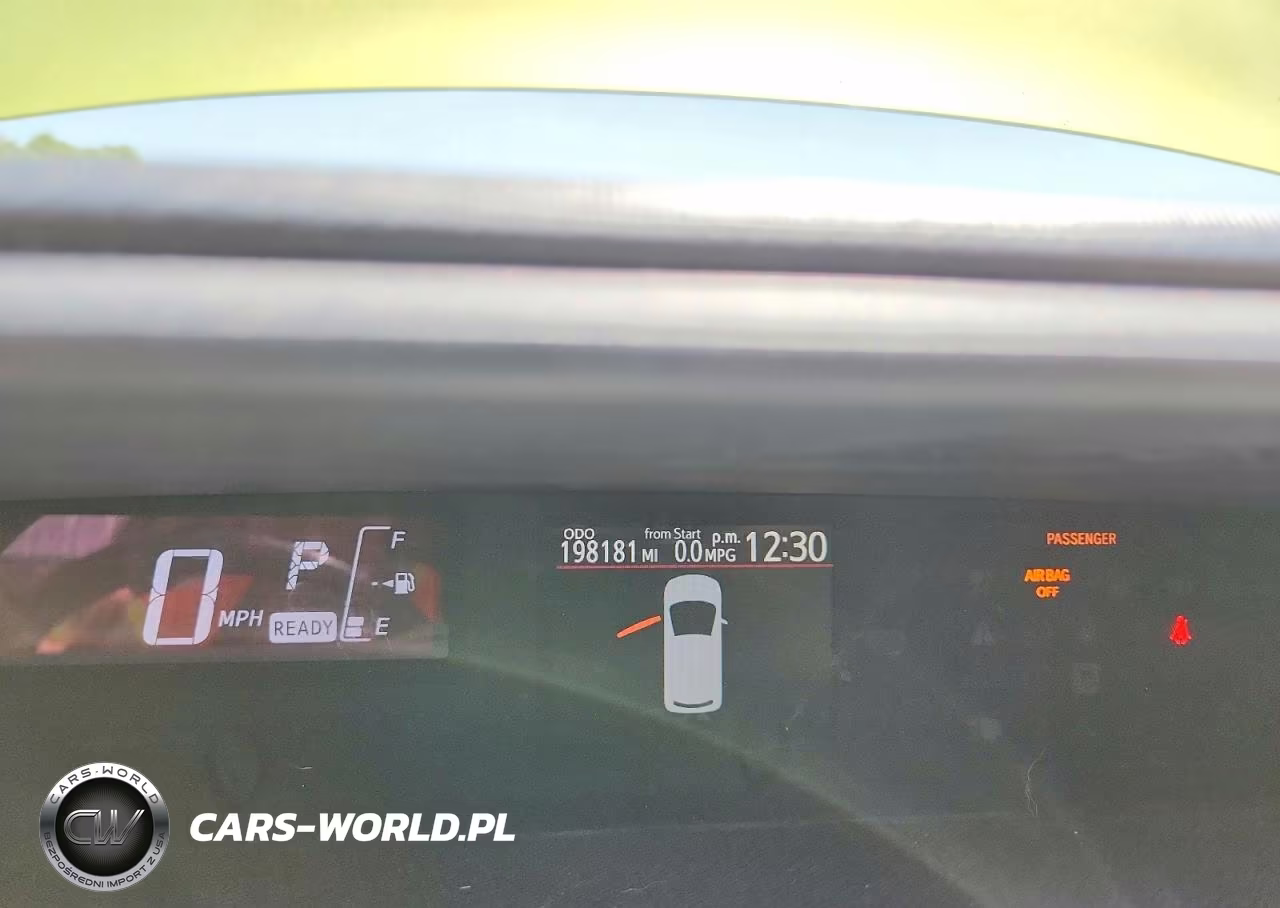 2015 Toyota Prius C Four VIN:JTDKDTB38F1109640 - 9