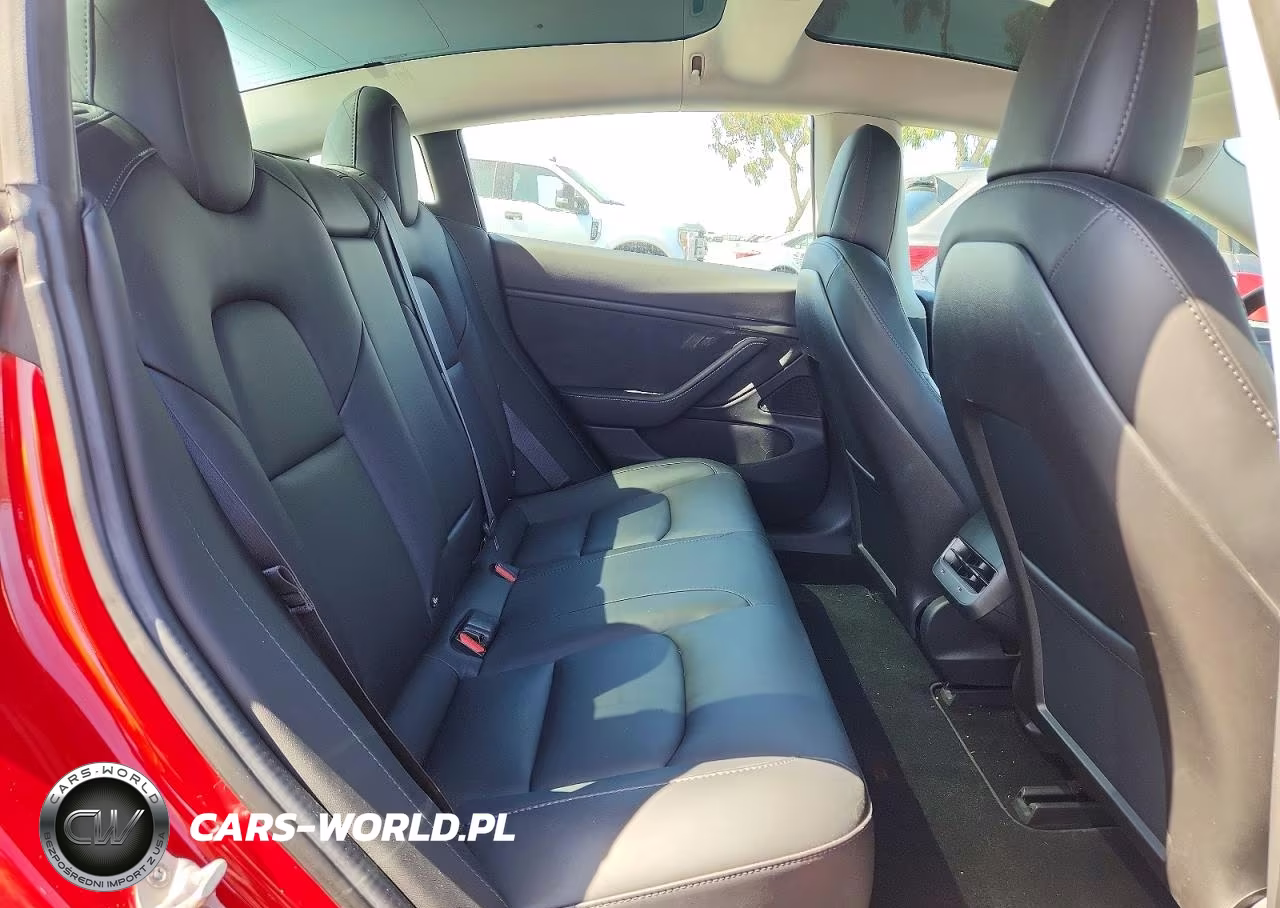 2018 Tesla Model 3 VIN:5YJ3E1EB6JF104770 - 10