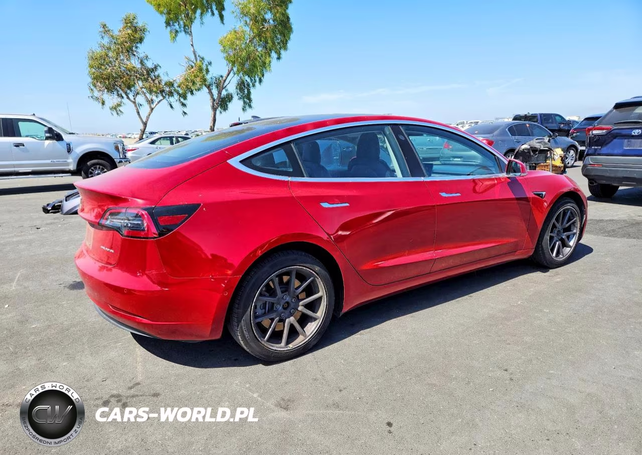 2018 Tesla Model 3 VIN:5YJ3E1EB6JF104770 - 3