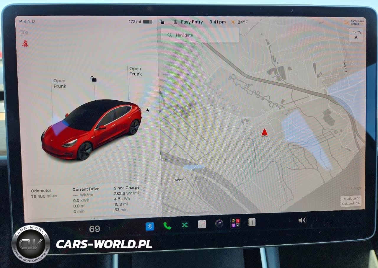 2018 Tesla Model 3 VIN:5YJ3E1EB6JF104770 - 9