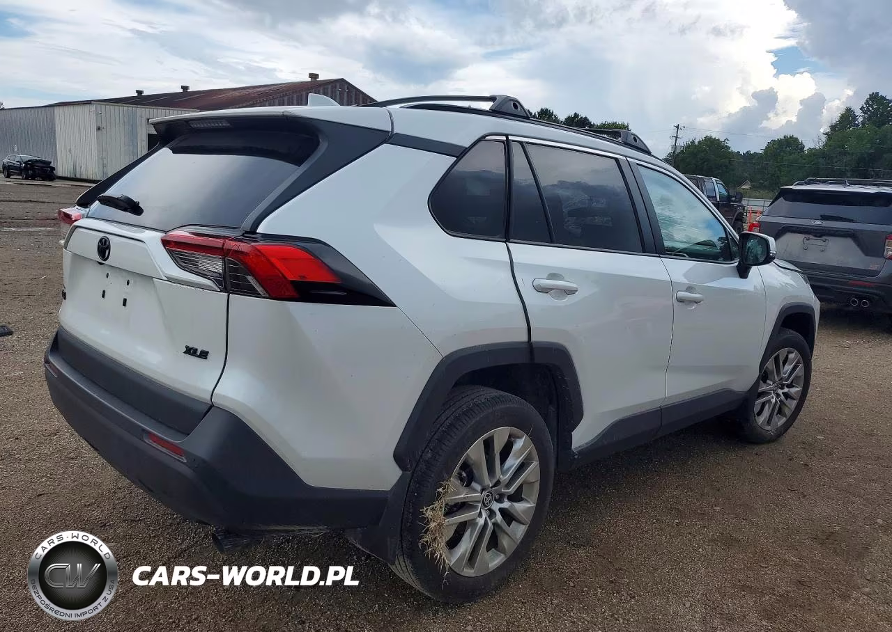 2024 Toyota Rav4 Xle Premium VIN:2T3C1RFV4RW357028 - 3