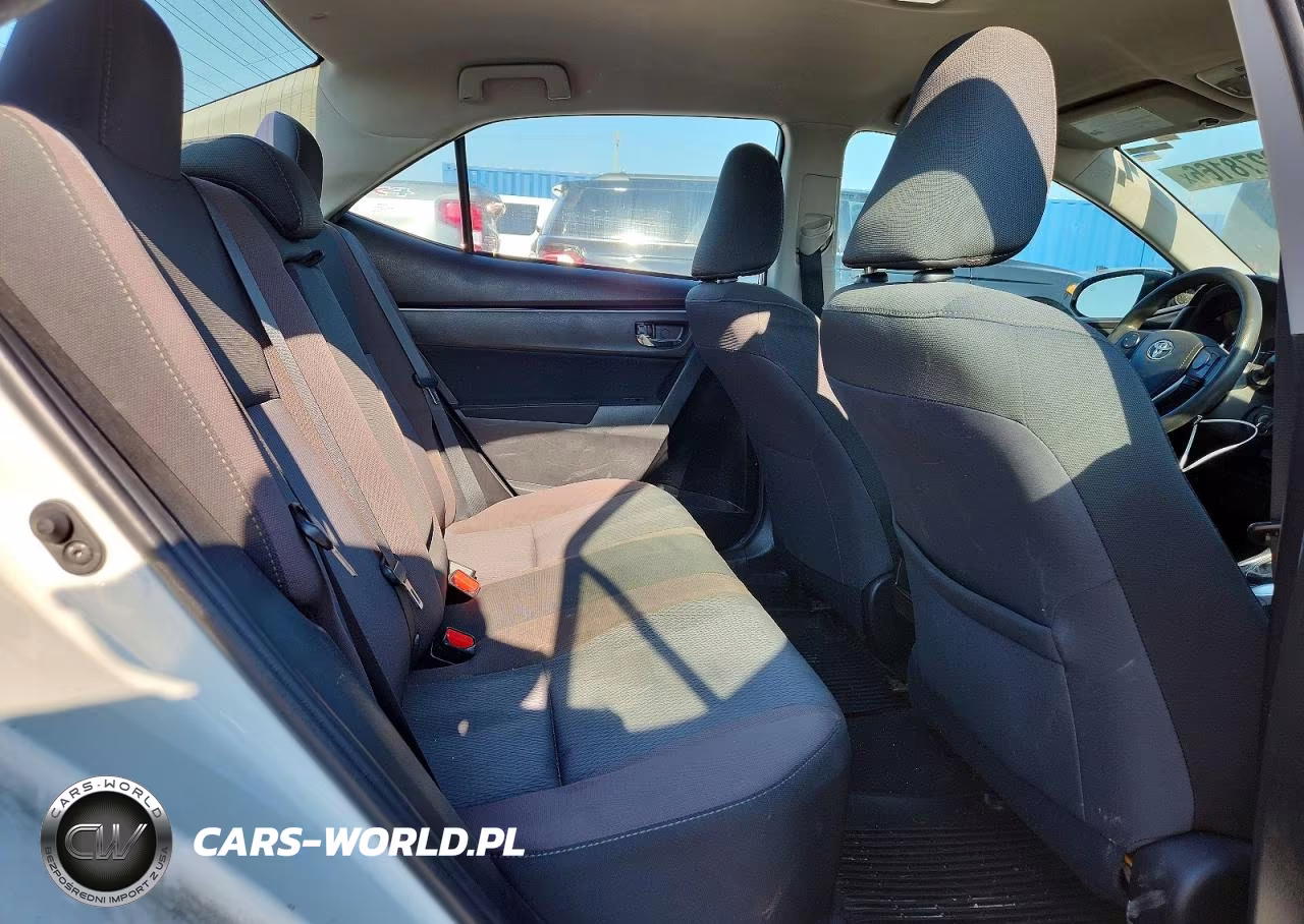 2018 Toyota Corolla Le VIN:5YFBURHE0JP835458 - 10