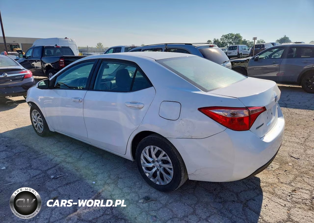 2018 Toyota Corolla Le VIN:5YFBURHE0JP835458 - 2