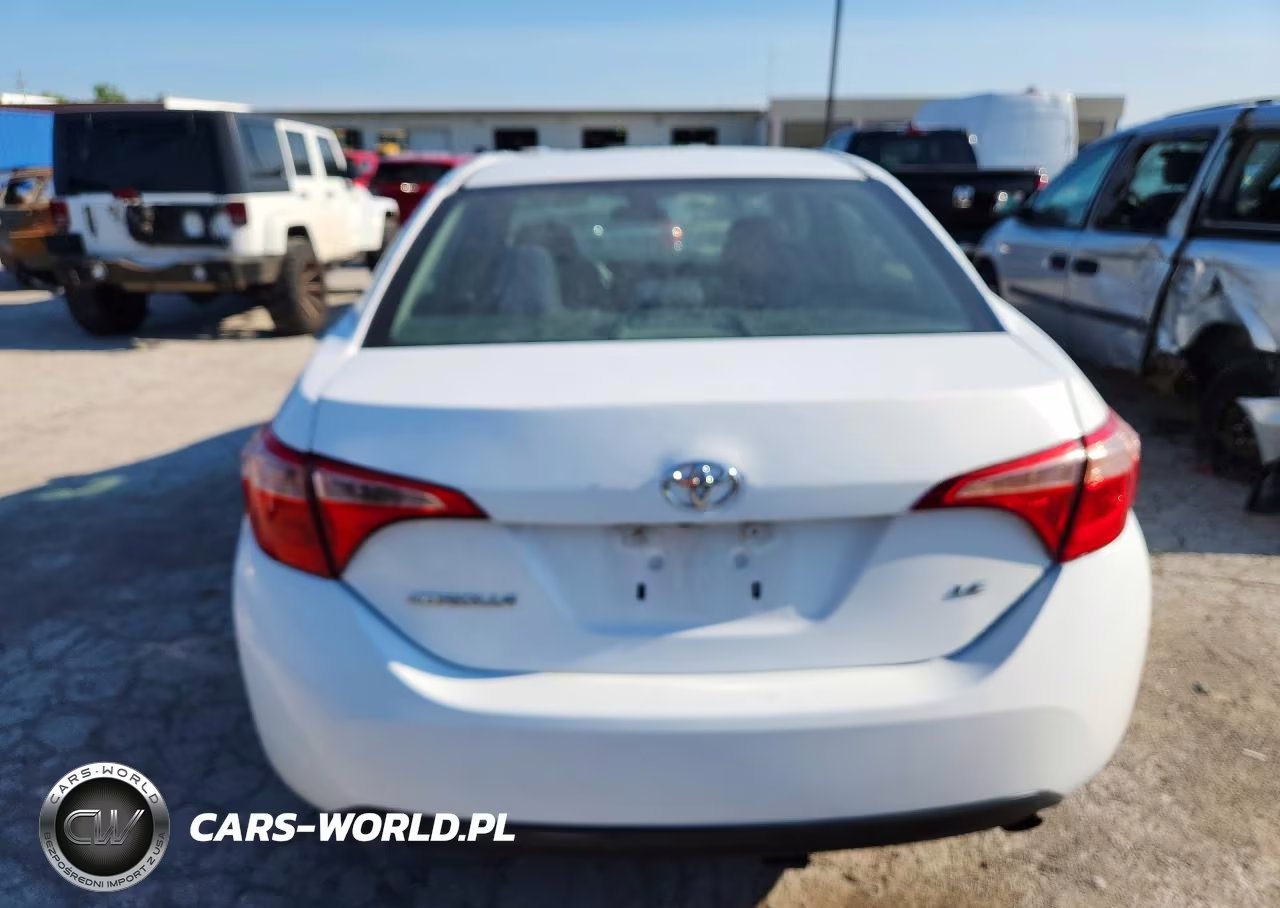 2018 Toyota Corolla Le VIN:5YFBURHE0JP835458 - 6