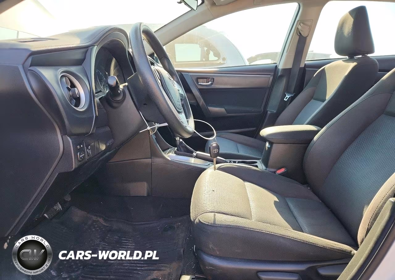 2018 Toyota Corolla Le VIN:5YFBURHE0JP835458 - 7