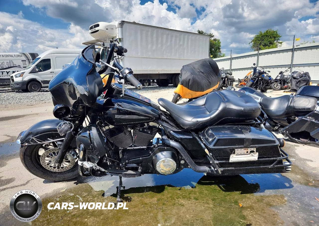 2005 Harley-Davidson Flhtcui VIN:1HD1FCW145Y669786 - 3