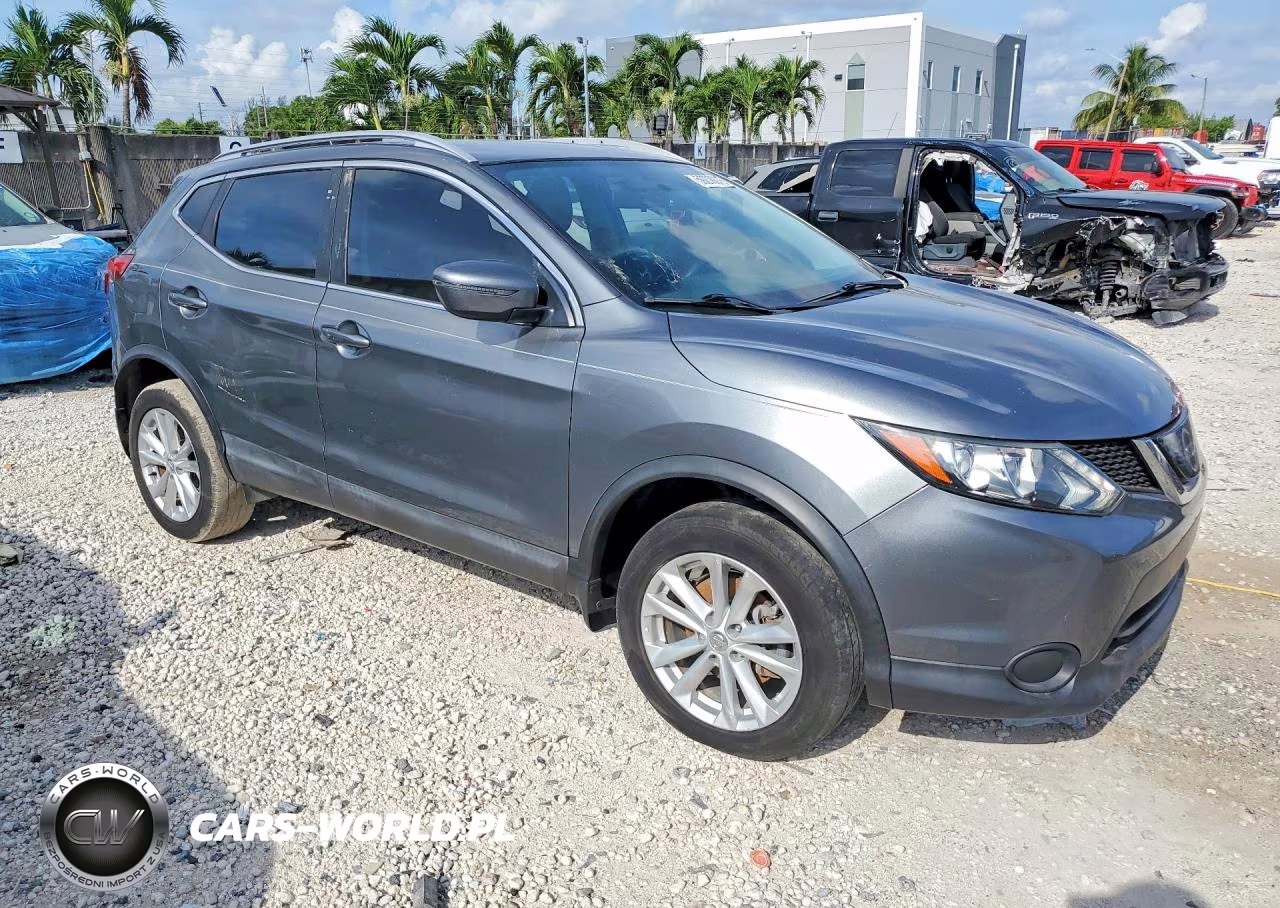 2018 Nissan Rogue Sport S VIN:JN1BJ1CP2JW182161 - 4