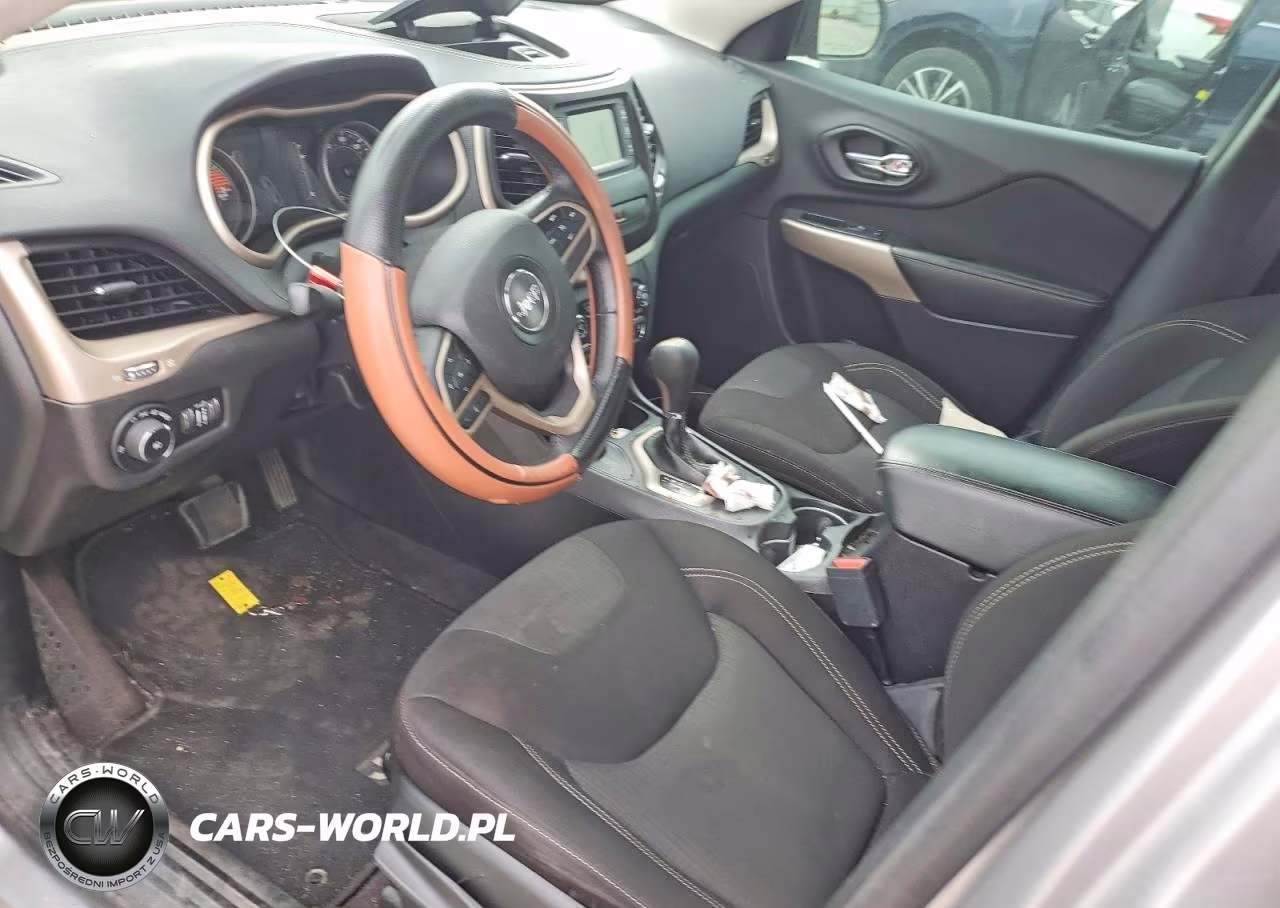 2017 Jeep Cherokee Latitude VIN:1C4PJMCS6HD238052 - 8