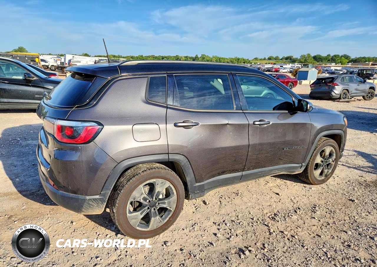2020 Jeep Compass Latitude VIN:3C4NJCBB8LT129422 - 3