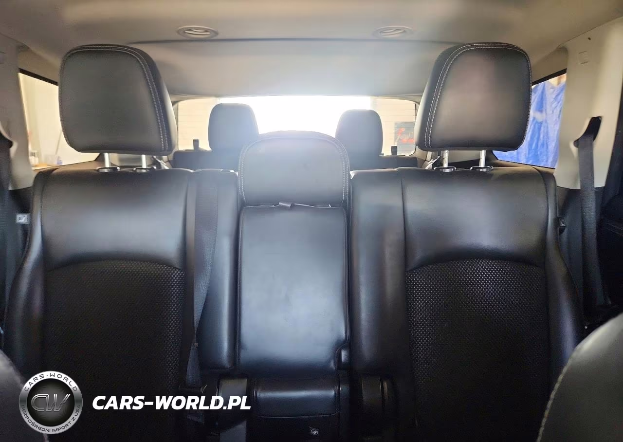 2019 Dodge Journey Crossroad VIN:3C4PDCGG0KT857660 - 10