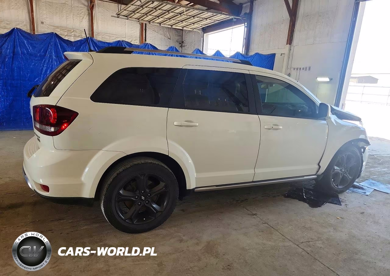 2019 Dodge Journey Crossroad VIN:3C4PDCGG0KT857660 - 3