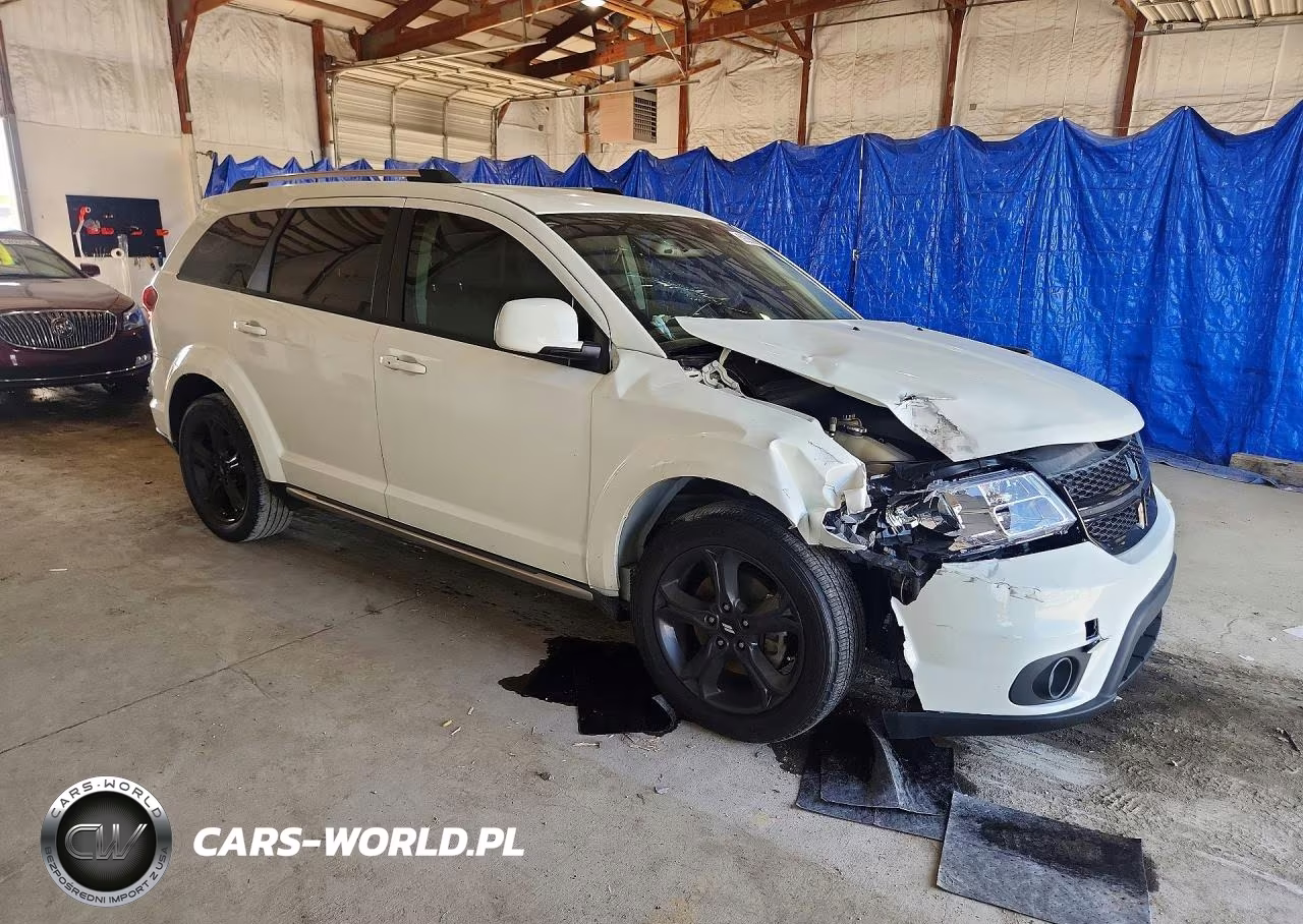 2019 Dodge Journey Crossroad VIN:3C4PDCGG0KT857660 - 4
