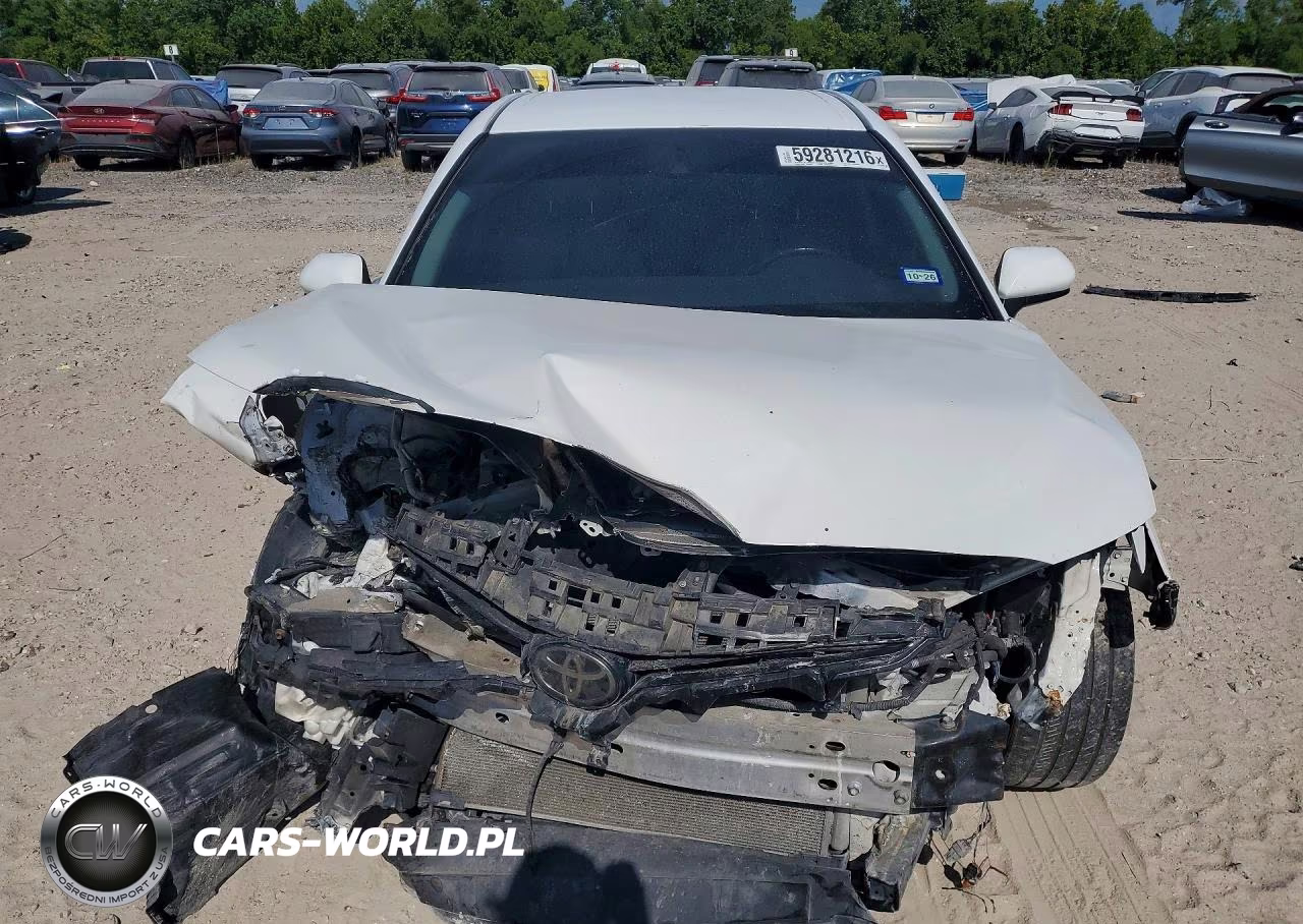 2018 Toyota Camry L Automatic VIN:4T1B11HK9JU083855 - 5
