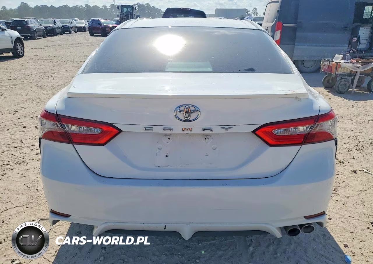 2018 Toyota Camry L Automatic VIN:4T1B11HK9JU083855 - 6