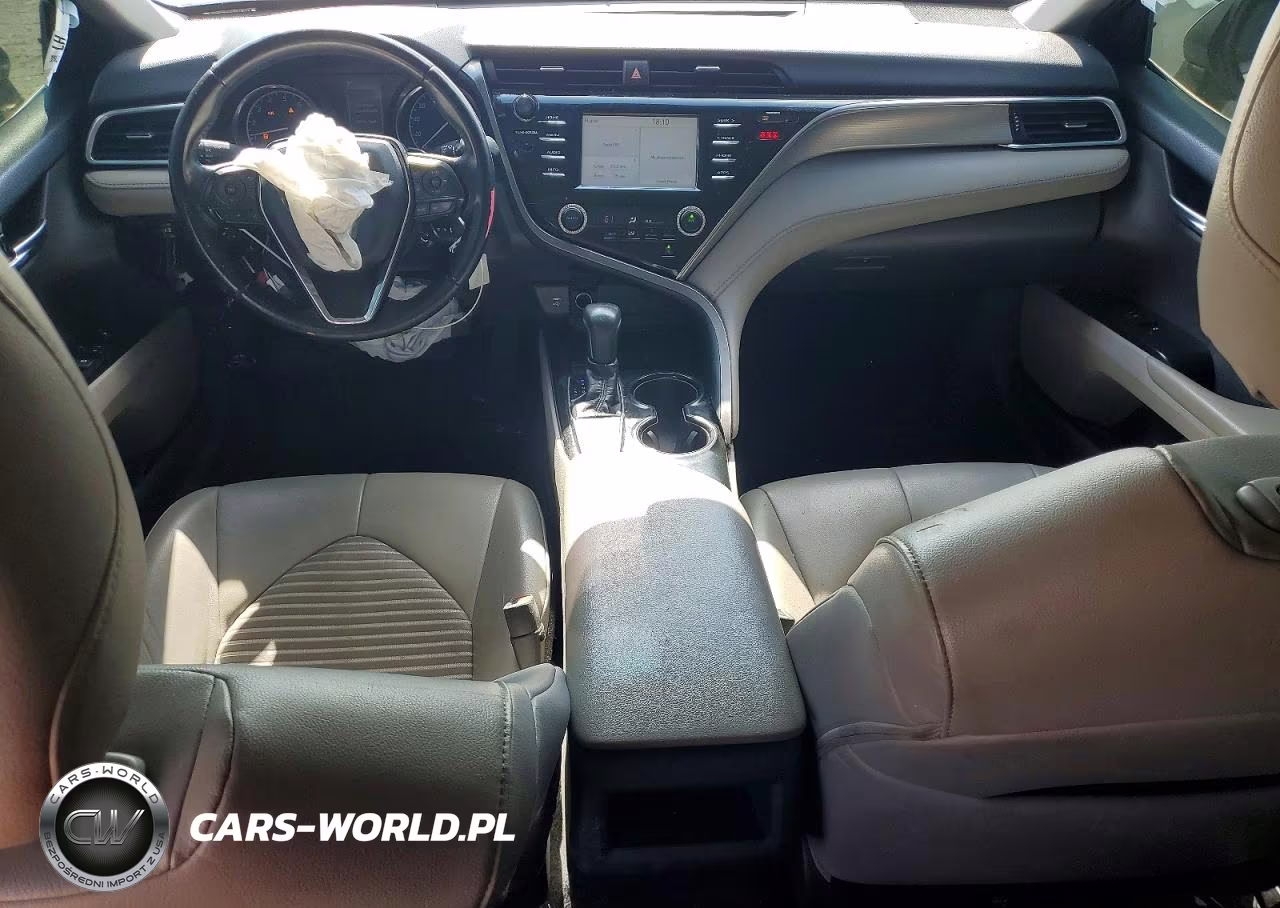2018 Toyota Camry L Automatic VIN:4T1B11HK9JU083855 - 8